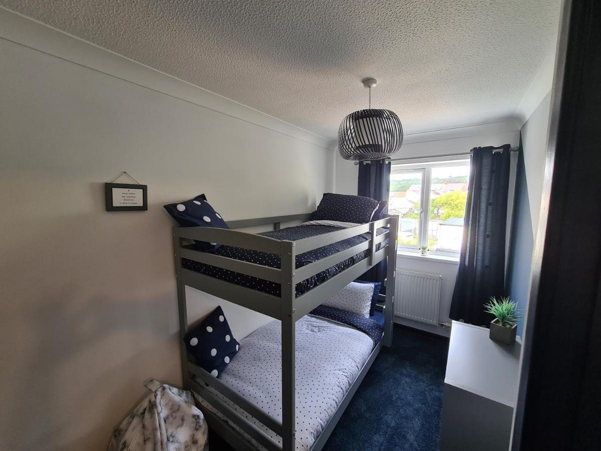 Stunning 2 Bed House Near Coastal Path/Lake/Beach Llanelli Exterior foto